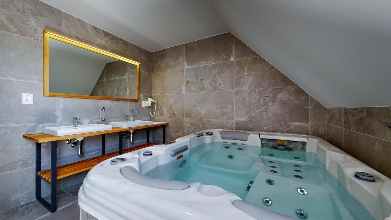 Maladinovo Pri Liptovskej Mare Resort *